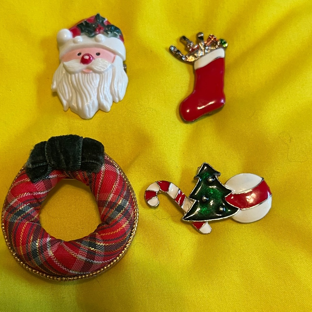 Vintage Christmas broaches/pins #4